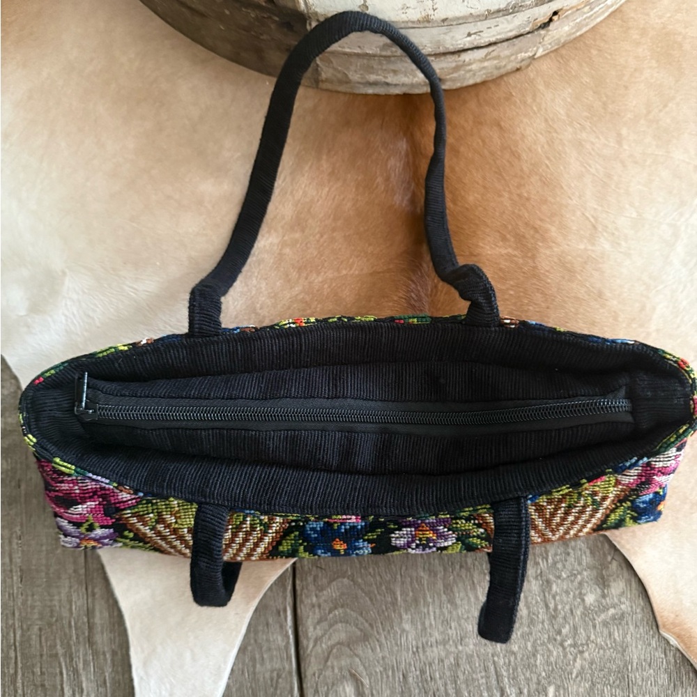 Beautiful Vibrant Floral Made in Guatemala Floral Tapestry Hand Bag - Picture 13 of 16